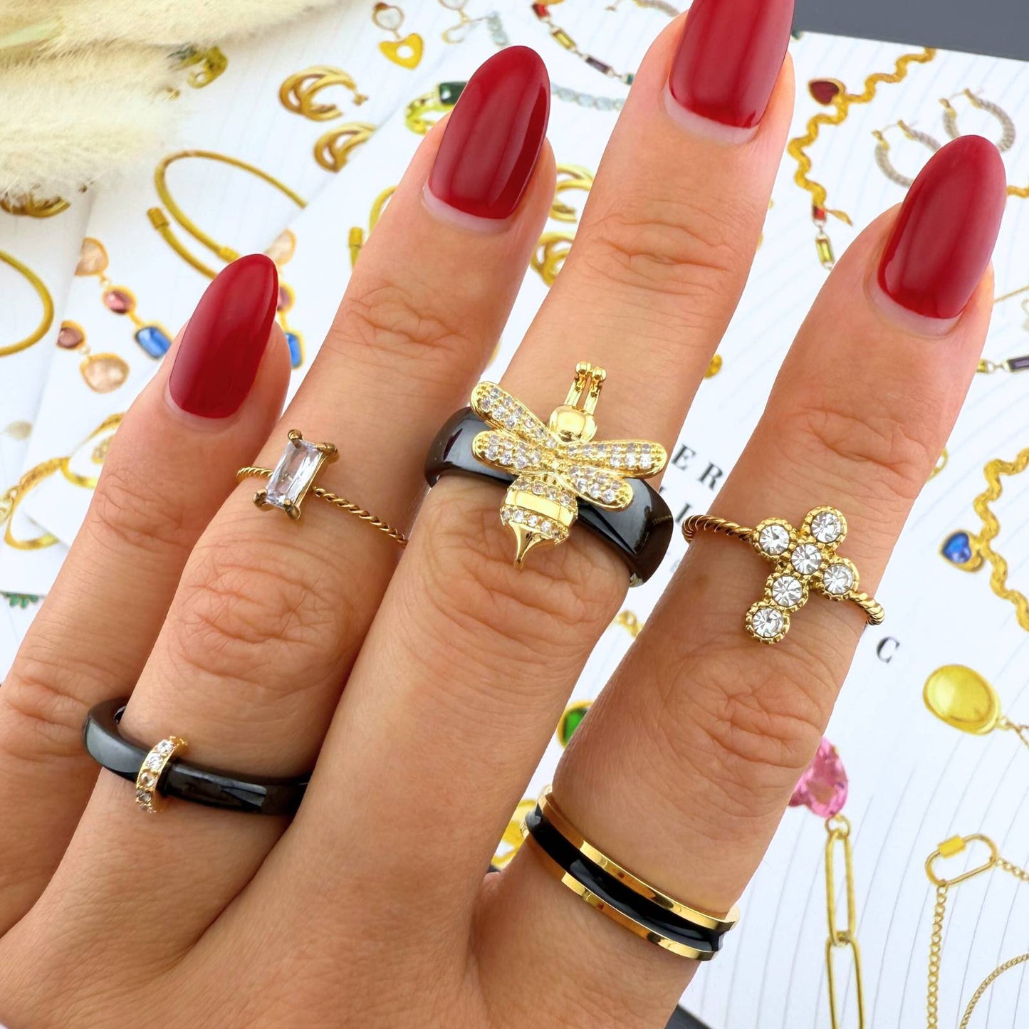 Midnatt Ring – Elegant kontrast og tidløs glans