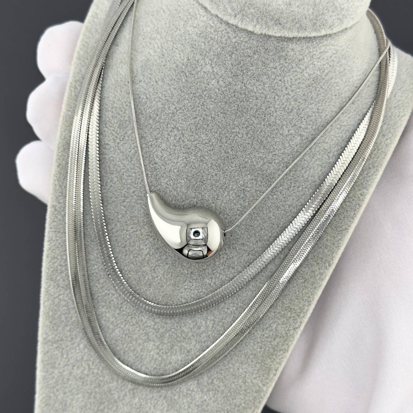 Klassisk Halskjede – Enkel eleganse i sølvtoner