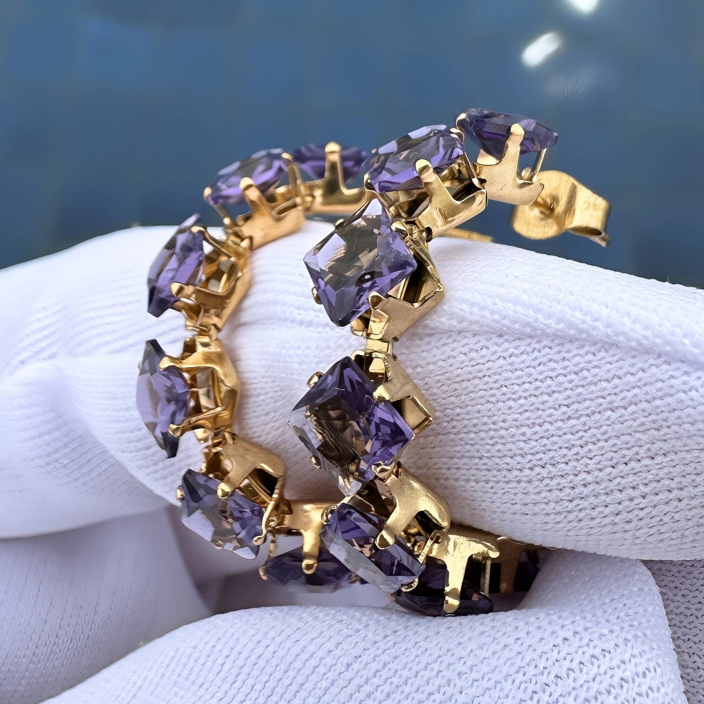 Hoops med Lilla Cubic Zirconia – 18K Gullbelagt Stål