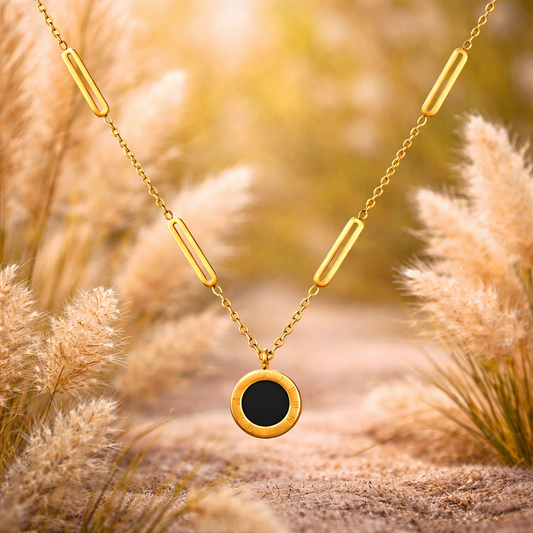 Sirkel Halskjede – Elegant minimalisme med moderne uttrykk