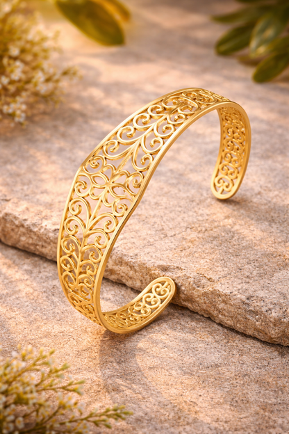 Dekorert Mansjettarmbånd, 18K Gullbelagt Stål